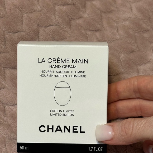 CHANEL La Crème Main Hand Cream with Blue Case - Picture 3 of 3